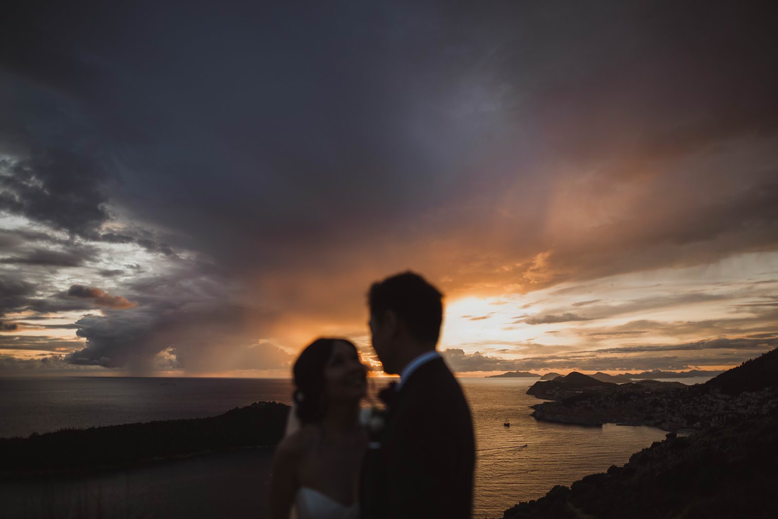 bride and groom in park Orsula Dubrovnik