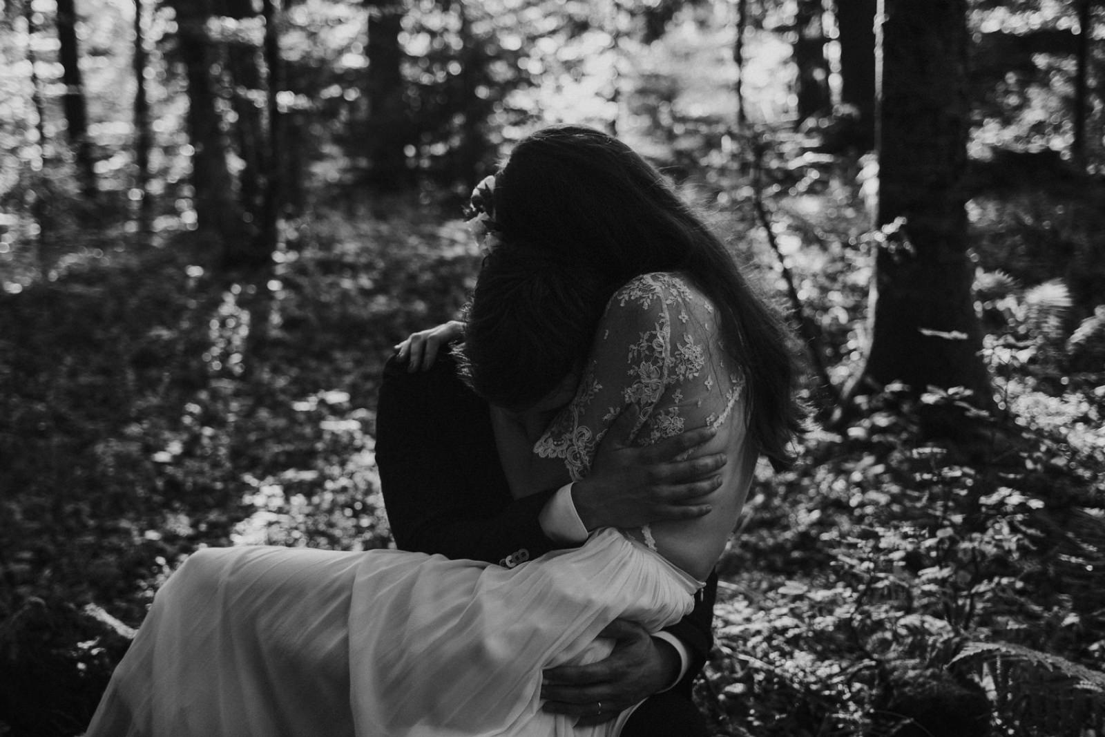 intimate couple session in forest