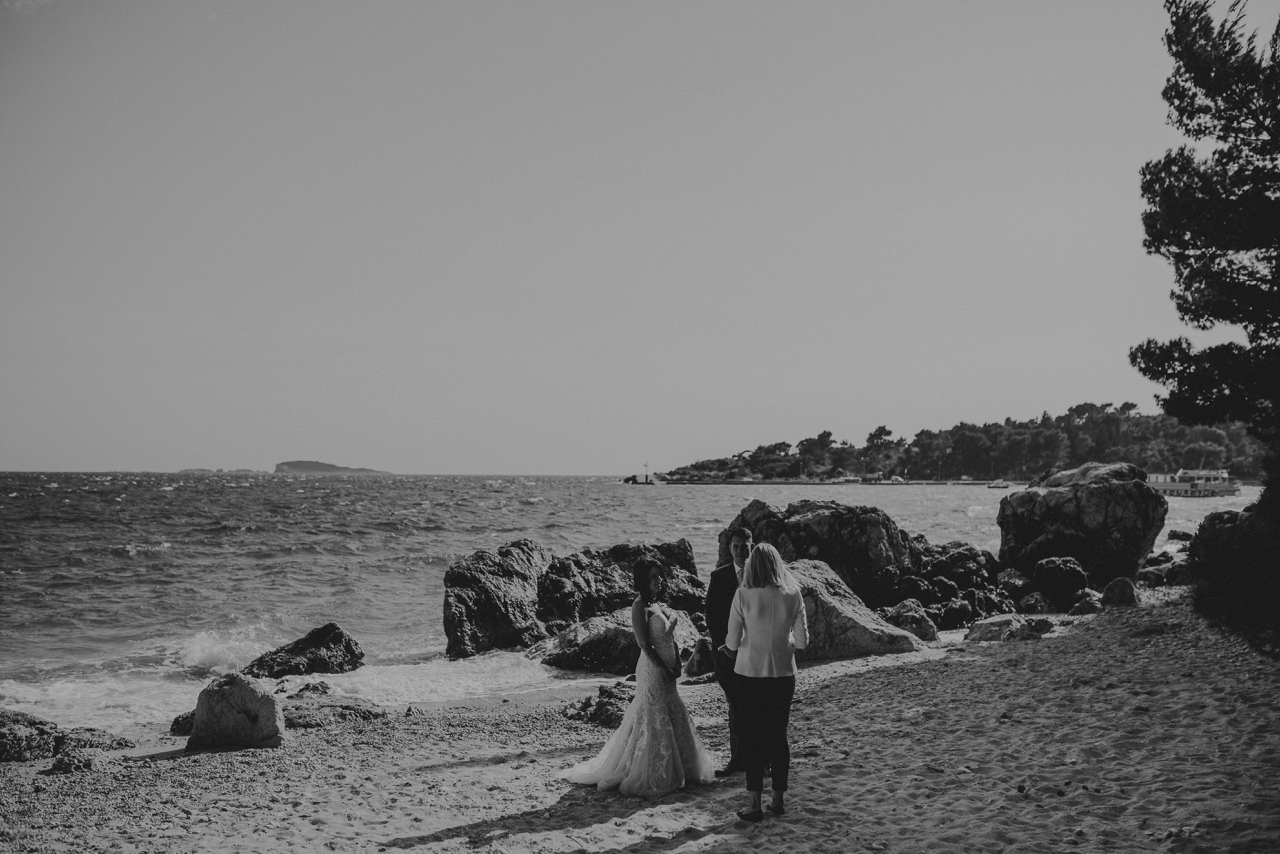 dubrovnik elopement photographer beach wedding